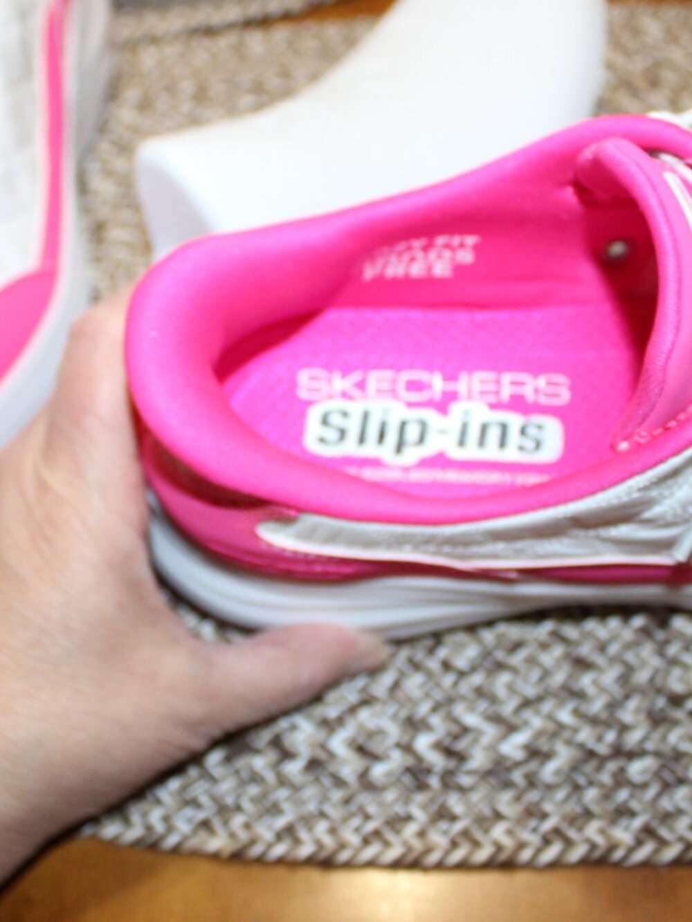 NWT Skechers hand free quilted cozy fit slip ins, size 9 1/2 PRETTY! NICE! - Picture 9 of 12